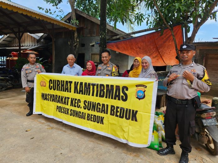 Perekat Silaturahmi,  Polsek Sei Beduk Gelar Jum’at Curhat dan Bagikan Bansos