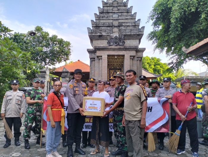 Kapolsek Menganti Dalam Rangka Bulan Bakti TNI- Polri Menjalin Kerukunan Dan Ketertiban Bersama Warga Serta Umat Beragama