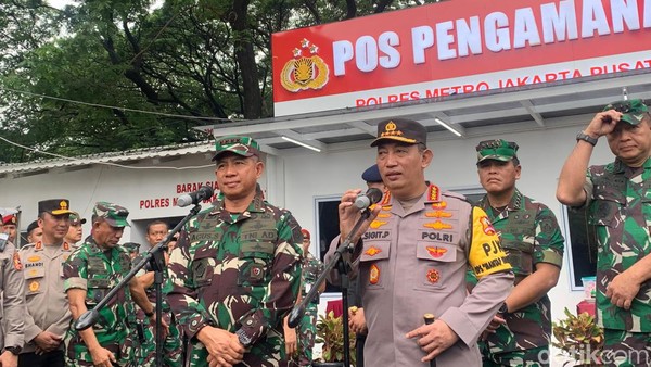 Kapolri Dan Panglima TNI Cek TPS Pemilu, Pastikan Pencoblosan Aman