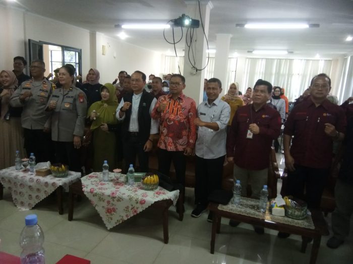 Asisten Ekonomi dan Pembangunan Kota Depok Fitriawan Membuka Forum Rencana Kerja Kota Depok