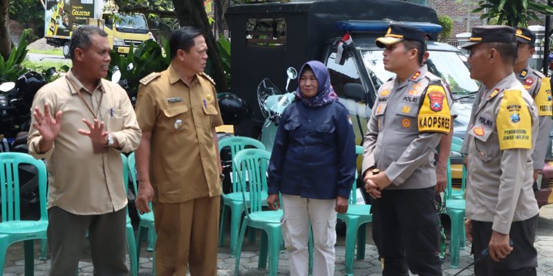 Kapolres Nganjuk Kunjungi Seluruh PPK Pastikan Penghitungan Suara Aman dan Lancar