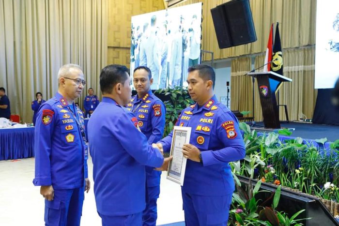 Kabaharkam Polri Buka Rakernis Polairud Tahun 2024 di Kota Batam