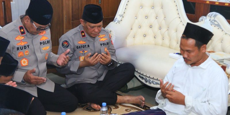 Gus Baha Apresiasi Polri Wujudkan Pemilu Aman Dan Damai, Minta Masyarakat Terus Jaga Kerukunan