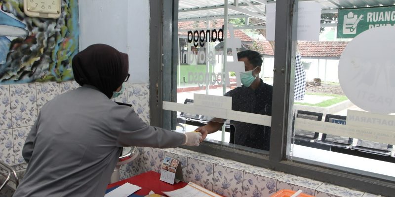 Klinik Lapas I Madiun Periksa Dahak Lanjutan Pasien TB Guna Pantau Keberhasilan Pengobatan