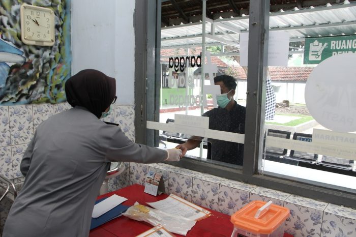 Klinik Lapas I Madiun Periksa Dahak Lanjutan Pasien TB Guna Pantau Keberhasilan Pengobatan