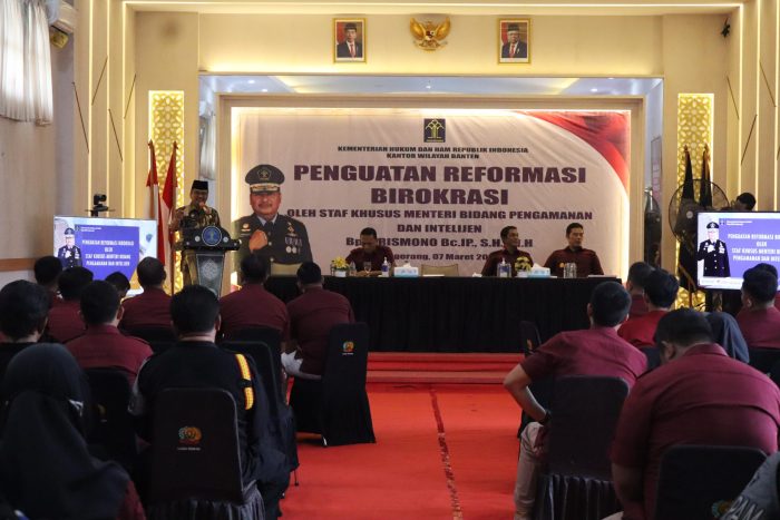 Stafsus Menkumham Bidang Pengamanan dan Intelijen Laksanakan Penguatan Reformasi Birokrasi Di Lapas Pemuda Tangerang