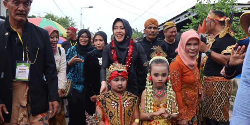 Antusias Warga Desa Puri, Meriahkan Ruwah Desa Dengan Tari Remo-Pawai