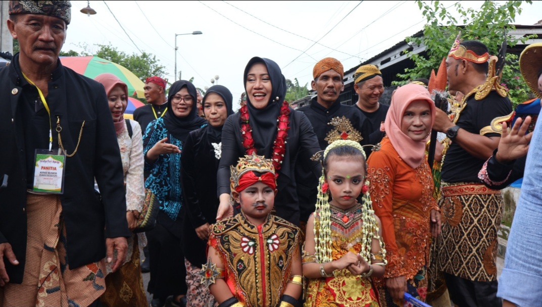 Antusias Warga Desa Puri, Meriahkan Ruwah Desa Dengan Tari Remo-Pawai