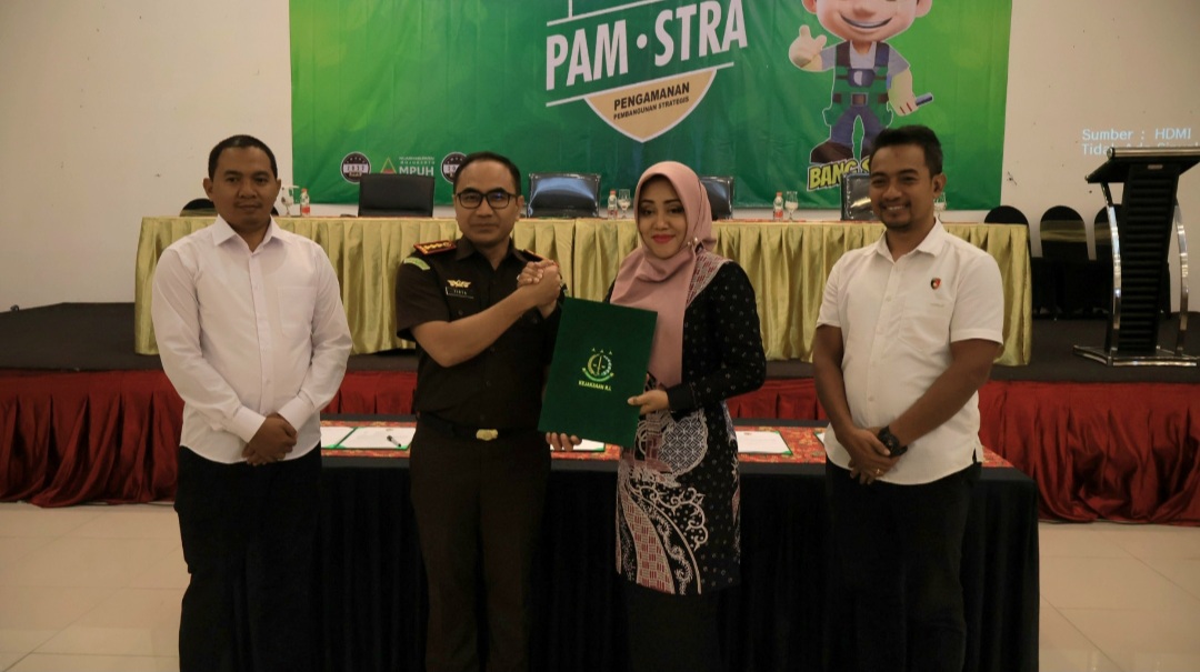 Penandatanganan Pakta Integritas Pengamanan PSD, Bupati Ikfina Inginkan Pembangunan di Tahun 2024 Dipercepat