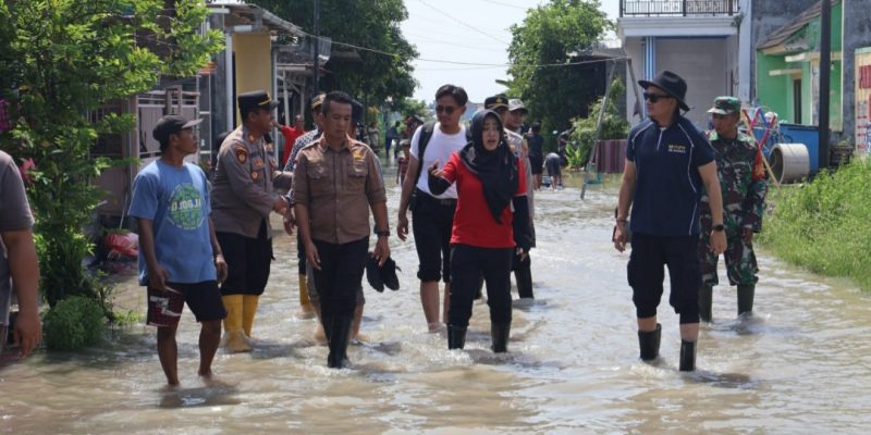 Kembali Tinjau Lokasi Banjir, Bupati Mojokerto Harapkan Banjir Segera Teratasi