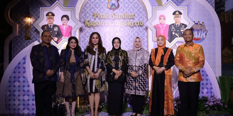 Bupati Ikfina Hadiri Pisah Sambut Kapolres Mojokerto