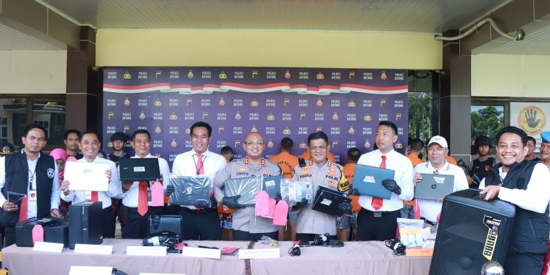 Polres Batang Berhasil Membekuk Pelaku Pencurian Barang Elektronik di 11 Sekolah