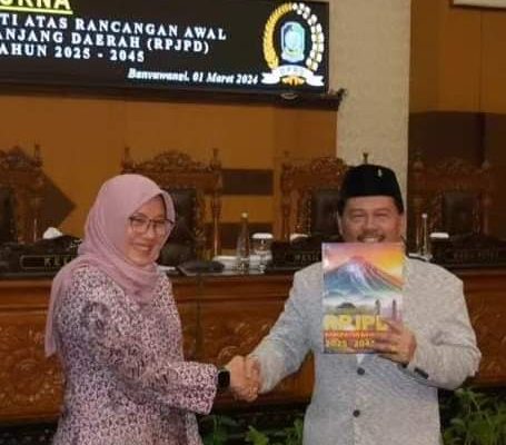 Paripurna Penyampaian Nota Ranwal RPJPD Banyuwangi Tahun 2025-2045