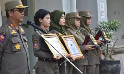 Satpol PP Kota Surabaya Menerima Penghargaan dari Kementerian Dalam Negeri Republik Indonesia (Kemendagri RI)