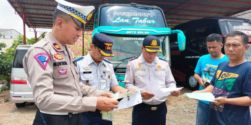 Dishub dan Satlantas Polres Batang Bersinergi Pastikan Keselamatan Penumpang