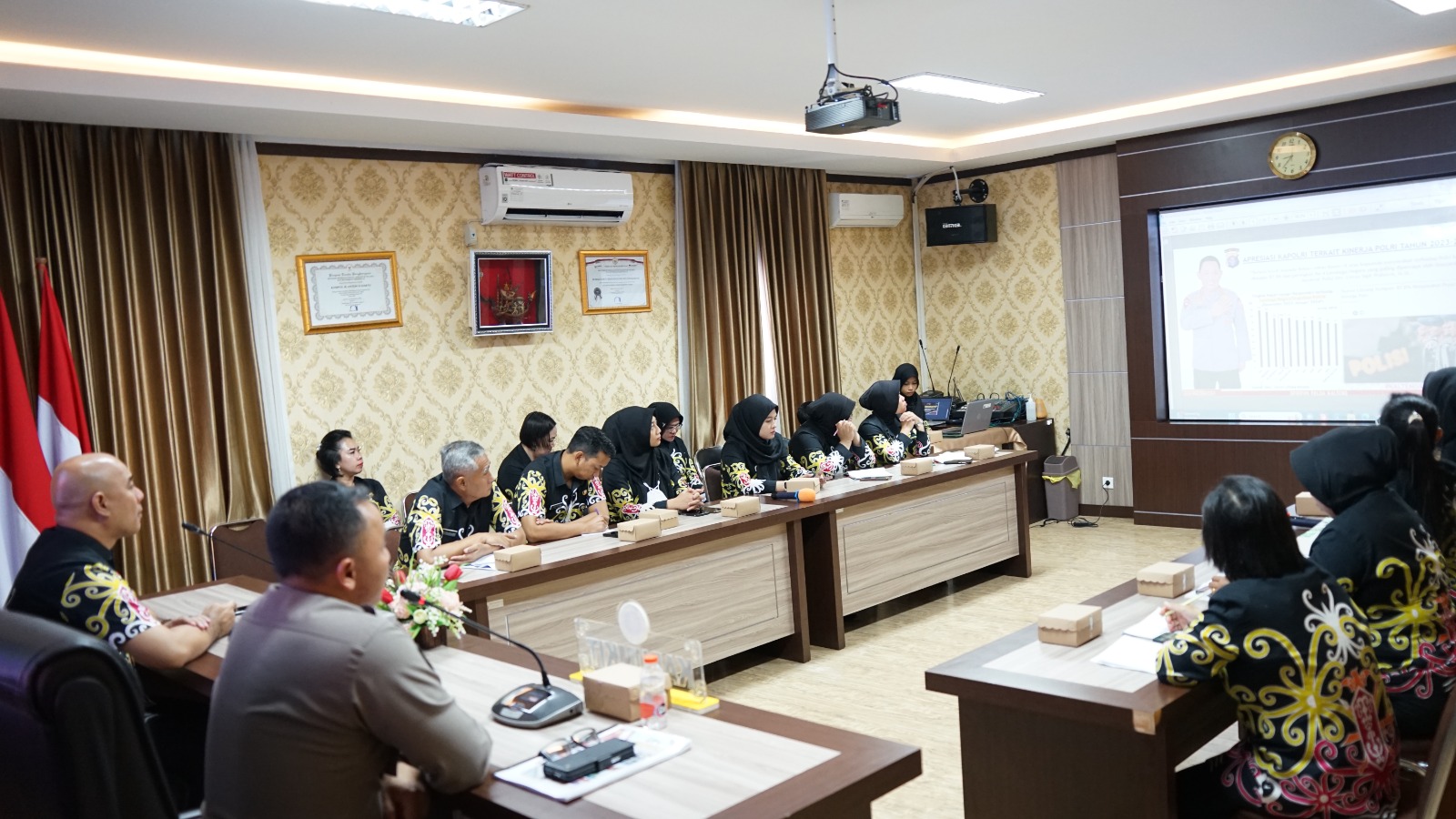 Karumkit Bhayangkara Sosialisasikan Rapim Tingkat Polda Kalteng Tahun 2024 Kepada Personel
