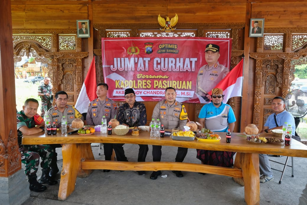 Polri Sahabat Masyarakat, Kapolres Pasuruan Gelar Cangkrukan Dengan Warga (Candra)