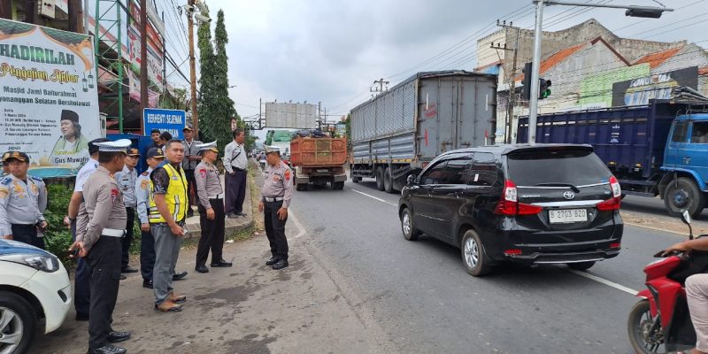 Dishub dan Satlantas Sosialisasikan Traffic Light di Depan Pasar Batang