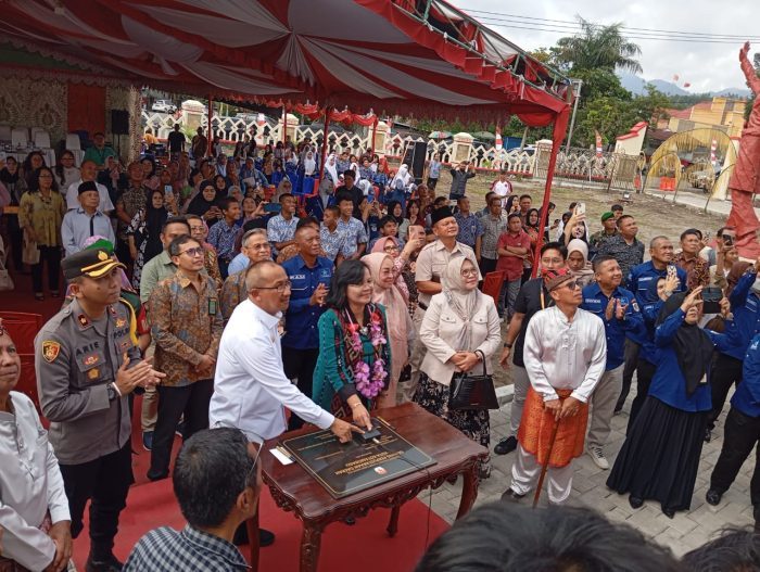 Walikota Asripan Nani Resmikan Gedung Perpustakaan Daerah Kota Kotamobagu