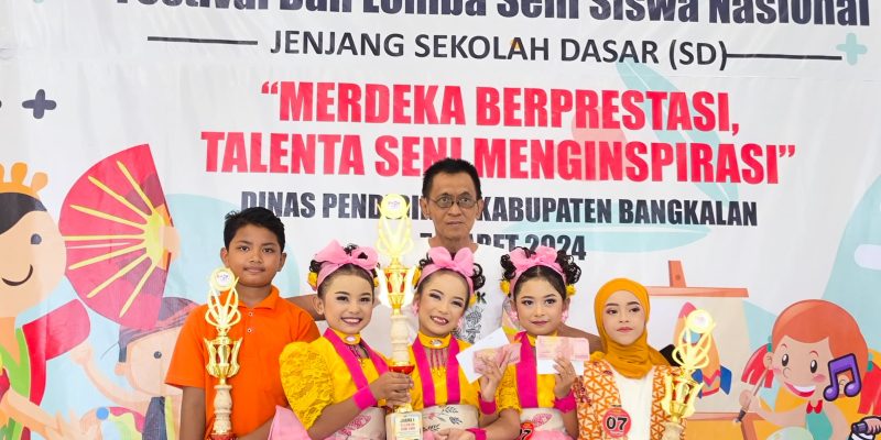 Dalam FLS2N Festival Lomba Seni Siswa Nasional Tingkat Kabupaten Bangkalan di Gedung (IKM)