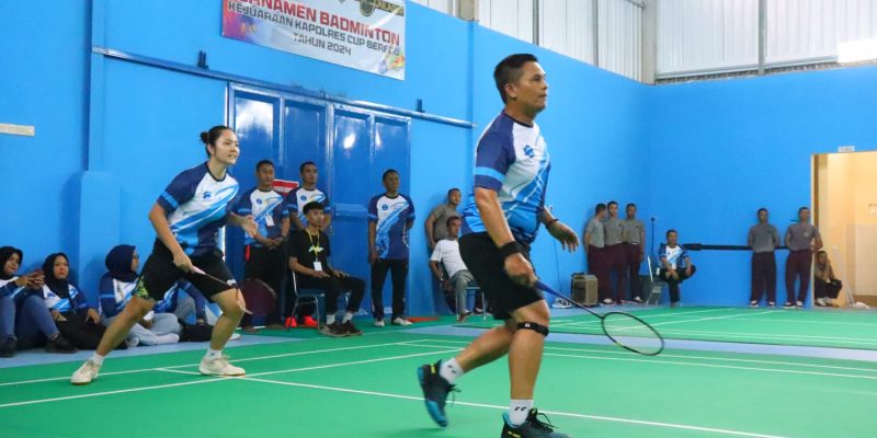 Kapolres Buka Turnamen Badminton Kapolres Pekalongan Cup 2024