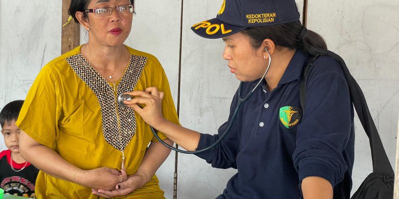Biddokkes Polda Kalteng Gelar Bakti Kesehatan Untuk Korban Banjir Palangka Raya