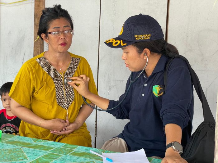 Biddokkes Polda Kalteng Gelar Bakti Kesehatan Untuk Korban Banjir Palangka Raya