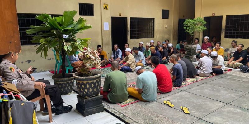 Polda Kalteng Adakan Pembinaan Rohani Bagi Tahanan