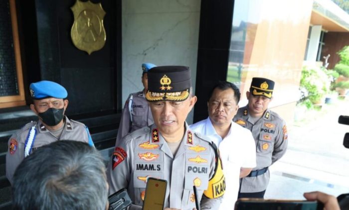 Dinilai Berprestasi Kapolda Jatim Beri Penghargaan Tim Satgas Pangan