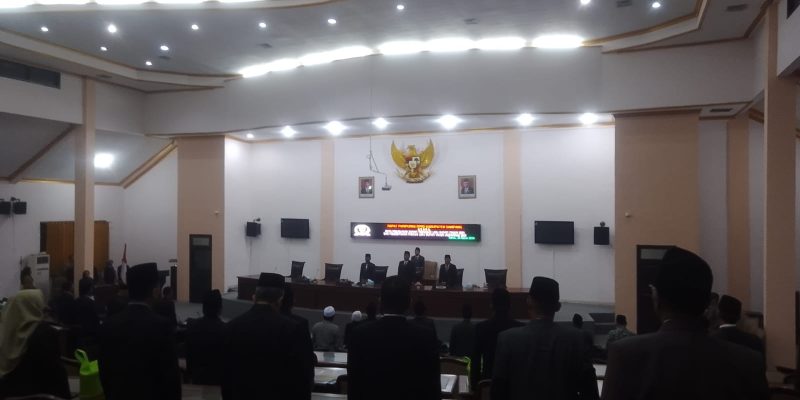 DPRD Sampang Gelar Rapat Paripurna Tentang Nota Penjelasan Bupati Terhadap LKPJ Tahun 2023 Dan Pembentukan Pansus LKPJ Tahun 2023