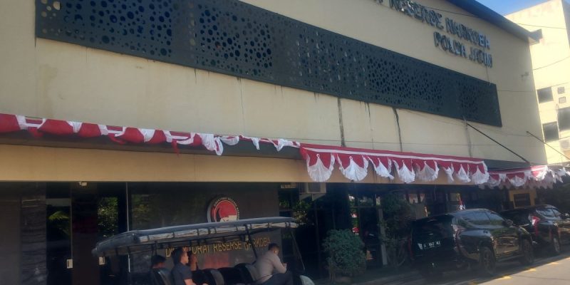 Ditresnarkoba Polda Jatim Amankan 1 Terduga Pengedar dan 5 Terduga Pemakai Narkoba dari Sampang
