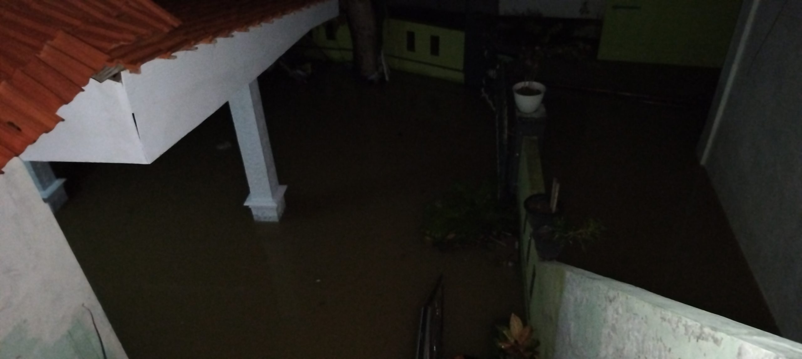 Hingga Malam, Korban Banjir Di Sampang Belum Terima Bantuan Dari Pemerintah