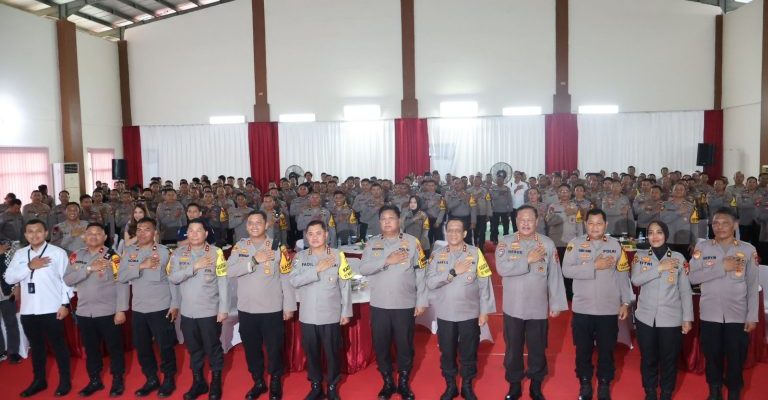 Kabaharkam Polri Berkunjung Ke Polres Gowa, Jalin Silaturahmi Dan Berikan Semangat