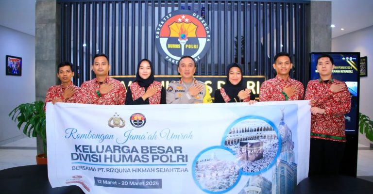 Kadiv Humas Polri Beri Reward Umroh Kepada Anggota