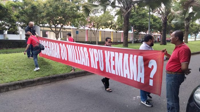 Elemen Masyarakat Peduli Banyuwangi Kritisi Kinerja KPU Banyuwangi, “Anggaran 80 Milyar Kemana”