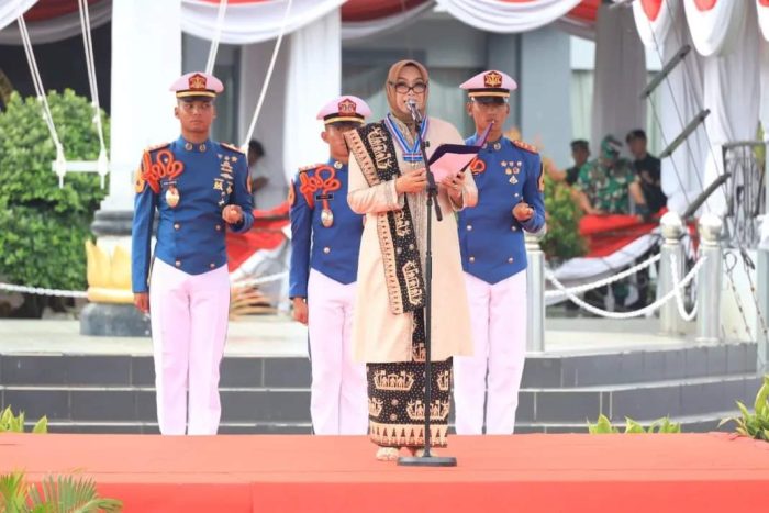 Dankodiklatal Saksikan Pengukuhan Ibu Panglima TNI Sebagai Ibu Kehormatan Taruna Akademi TN