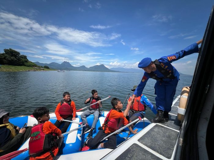 Satpolairud Polres Purwakarta Rutin Lakukan Patroli Jaga Kamtibmas Di Perairan Waduk CiRata