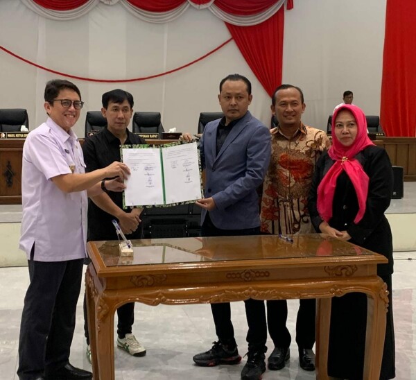 Hadiri Rapat Paripurna DPRD, Pj Bupati Bojonegoro Paparkan LKPJ Tahun 2023