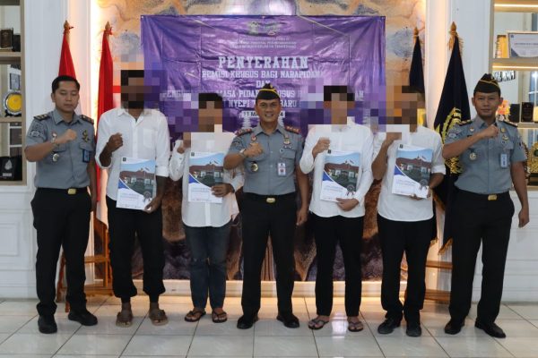 4 Warga Binaan Pemasyarakatan Lapas Pemuda Tangerang, Terima SK Remisi Hari Raya Nyepi Tahun 2024