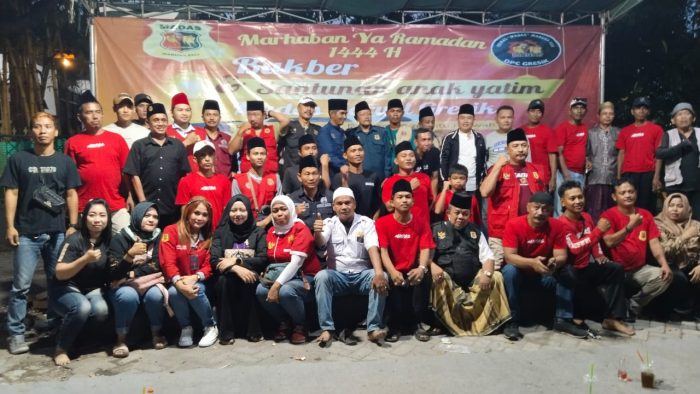 Ketum Srikandi Madas Hadiri Acara Bagi Bagi Takjil Dan Santunan Anak Yatim MADAS DPC Gresik