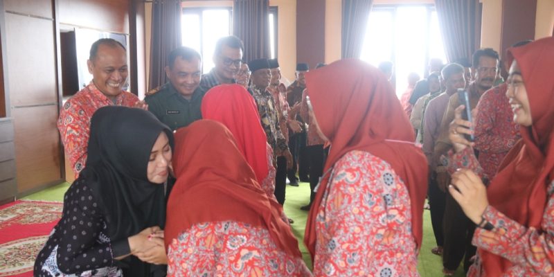 Mempererat Silaturahmi Di Bulan Penuh Fitri, Bupati Ikfina Menghadiri Kegiatan Halal Bihalal Di Kecamatan Bangsal Dan Trawas