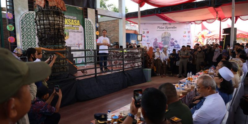 Semarakan Tradisi Syawalan, Lopis Raksasa Jadi Tradisi Yang Terus Di Lestarikan