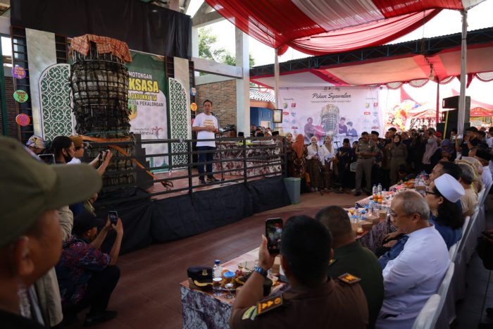 Semarakan Tradisi Syawalan, Lopis Raksasa Jadi Tradisi Yang Terus Di Lestarikan