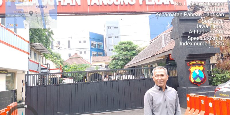 H.Haris Datangi Penyidik Polres Pelabuhan Tanjung Perak Karena Proses Laporannya Di Anggap Lambat Dan Hanya 1 Orang Tersangka dari 3 Orang Yang Di Laporkan