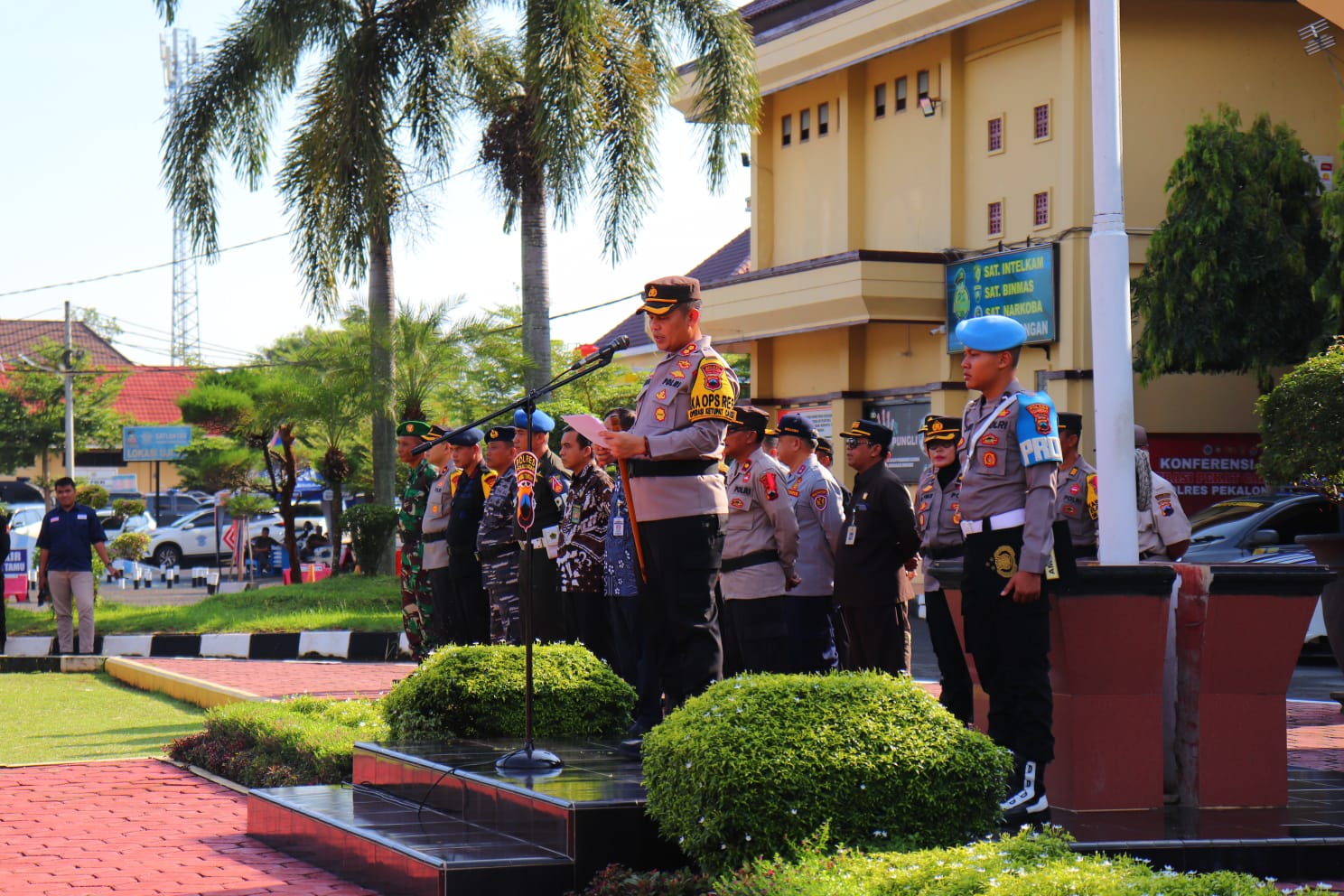 Kapolres Pekalongan Pimpin Apel Gelar Pasukan Operasi Ketupat Candi 2024, 527 Personel Disiagakan