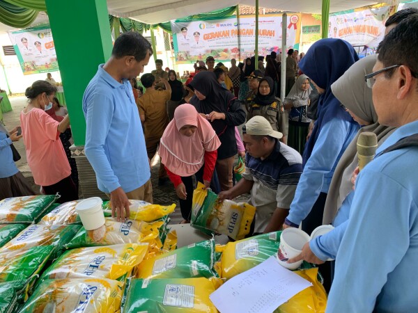 Warga Bojonegoro Rasakan Manfaat Gerakan Pangan Murah Jelang Lebaran, Harga Kebutuhan Pokok Terjangkau