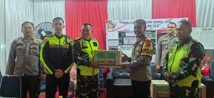 Bentuk Sinergitas, Dandim 0619/Purwakarta Beri Motivasi Petugas POs PAM Operasi Ketupat Lodaya 202Bentuk Sinergitas, Dandim 0619/Purwakarta Beri Motivasi Petugas Pos PAM Operasi Ketupat Lodaya 2024.4.