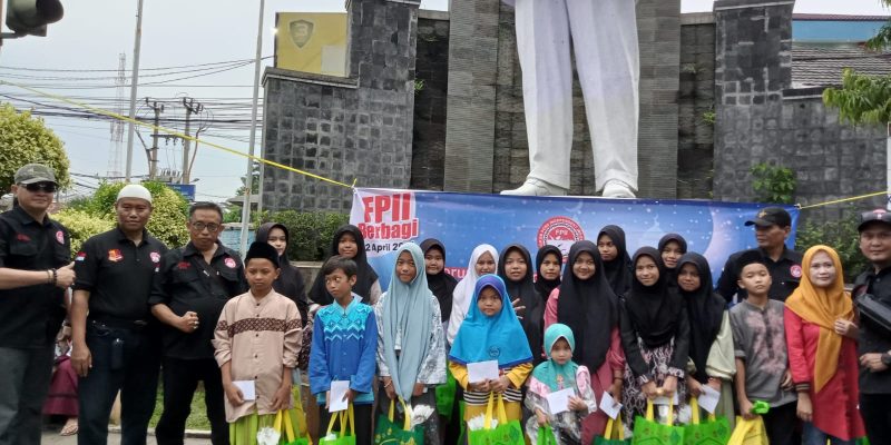 Kepedulian Semangat Di Bulan Suci Ramadhan FPII Kabupaten Purwakarta Bagikan Takjil Dan Santunan Anak Yatim