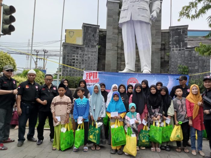 Kepedulian Semangat Di Bulan Suci Ramadhan FPII Kabupaten Purwakarta Bagikan Takjil Dan Santunan Anak Yatim