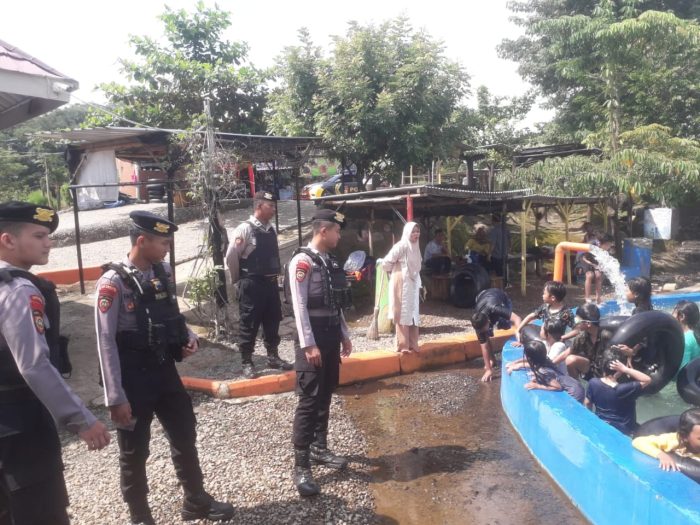 Patroli Obyek Wisata, Polres Pekalongan Ciptakan Kamtibmas Yang Kondusif Selama Libur Idul Fitri 1445 H